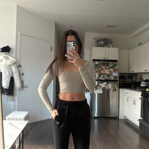 Zara Women's Beige Long Sleeve Crop Top